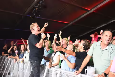 Sfeerbeeld Zondag Hollandse feestavond