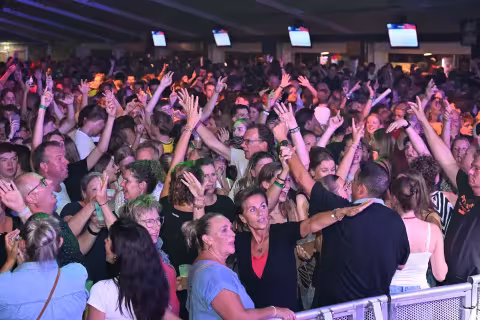 Sfeerbeeld Zondag Hollandse feestavond