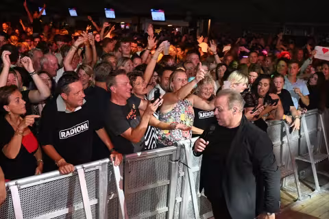 Sfeerbeeld Zondag Hollandse feestavond
