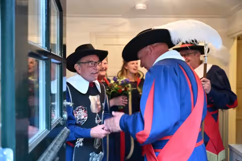 Sfeerbeeld Een nieuwe koning(in): Huldeblijk aan huis