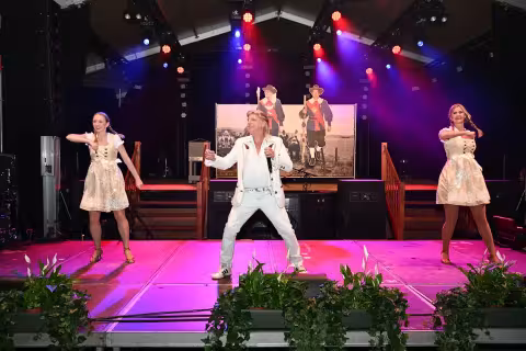 Sfeerbeeld Maandagmiddag Rock & Rol-laterrr Party